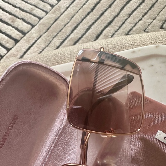 Miu Miu | MU 56VS Core Collection Sunglasses in Pink Gold/Pink Havana, Gradient - Picture 12 of 14